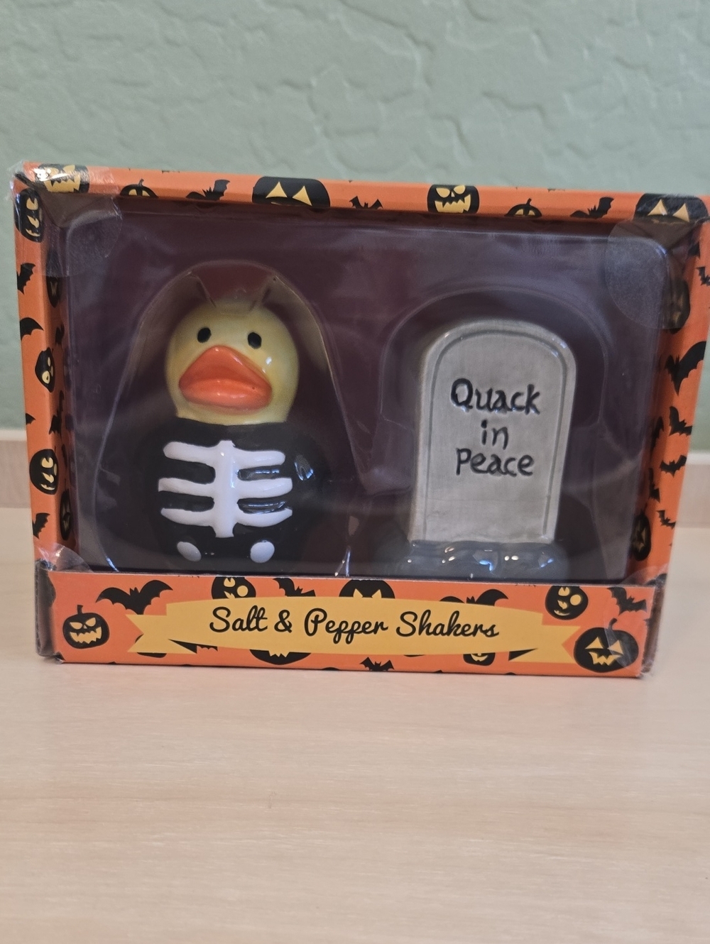 Skeleton Duck Salt & Pepper Shaker Set  Black & Orange Halloween NEW